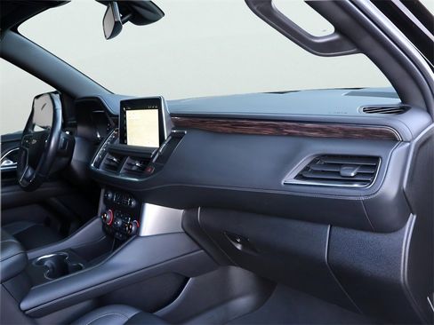 Used 2022 Chevrolet Tahoe LT w/ LT Signature Plus Package image 12