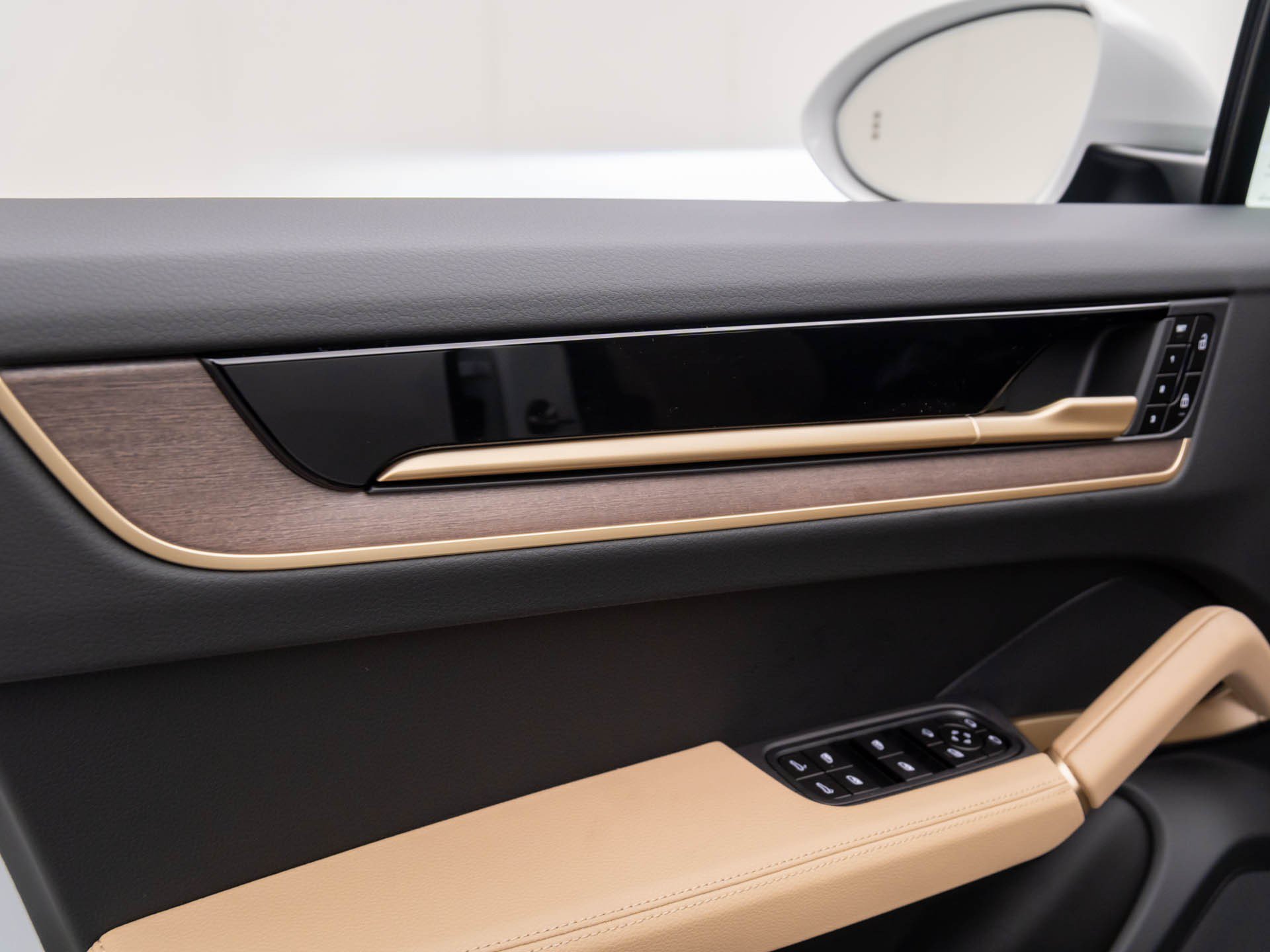 Certified 2026 Porsche Cayenne AWD/4WD image 16