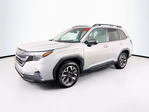 Used 2026 Subaru Forester Premium AWD/4WD image 7