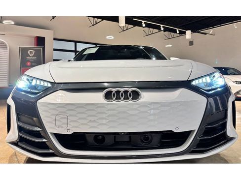 Used 2023 Audi e-tron GT Prestige w/ Prestige Package image 4