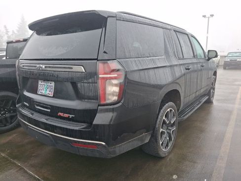 Used 2022 Chevrolet Suburban RST image 6