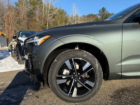 New 2026 Volvo XC60 B5 Plus w/ Climate Package image 8