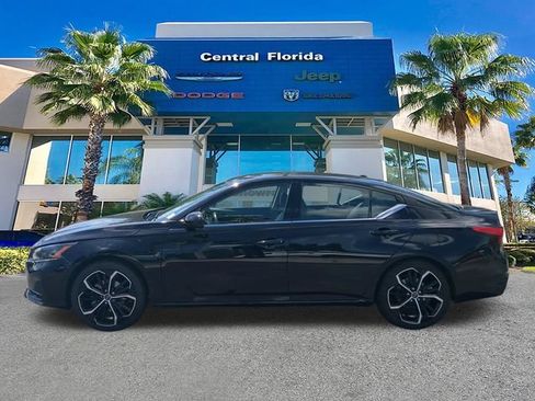 Used 2024 Nissan Altima 2.5 SR FWD image 8
