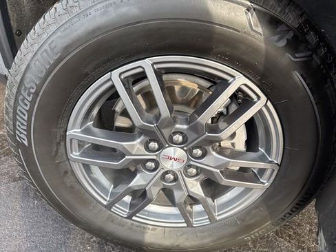 Certified 2025 GMC Acadia Elevation image 3