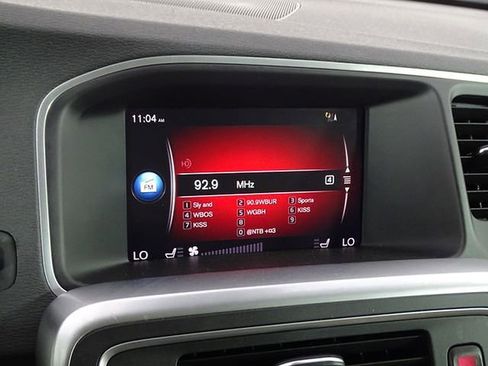 Used 2017 Volvo S60 T5 Inscription image 32