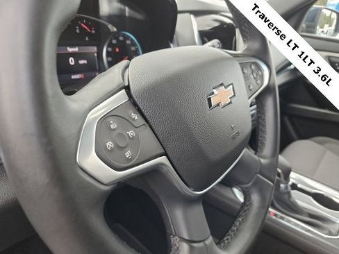 Used 2023 Chevrolet Traverse LT image 27