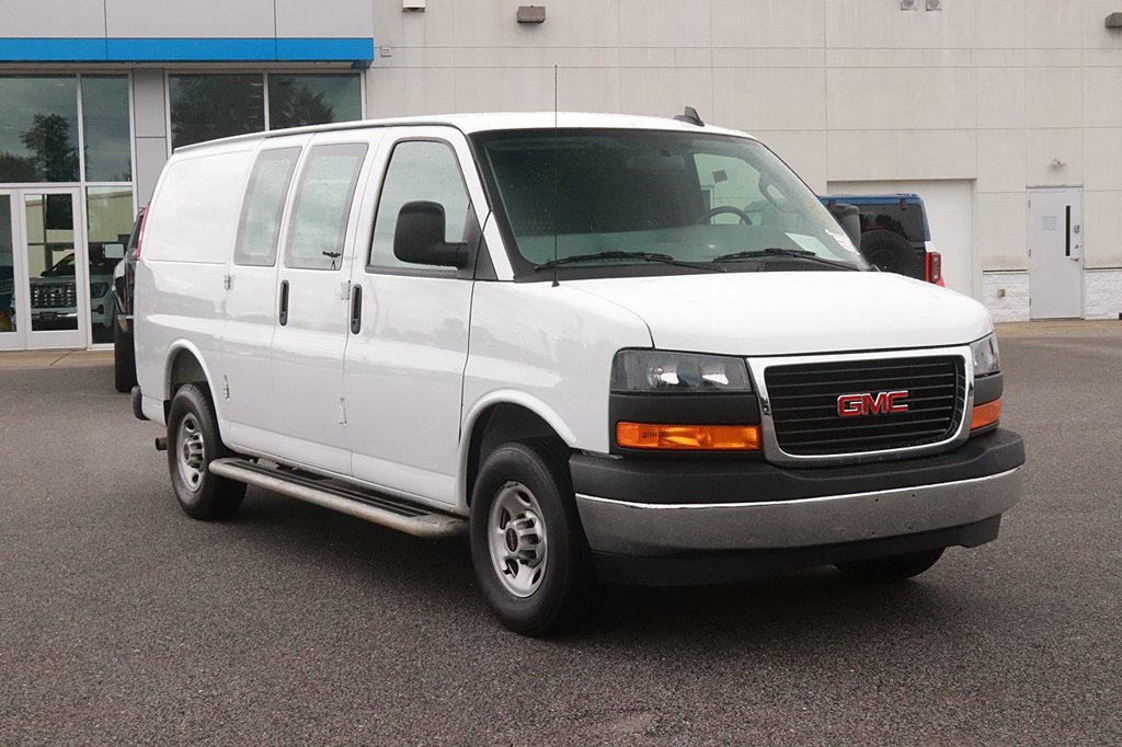Used 2025 GMC Savana 2500 w/ Driver Convenience Package RWD image 3