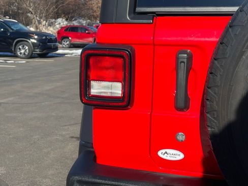 Used 2018 Jeep Wrangler Unlimited Sport S AWD/4WD image 22