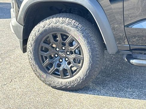 Used 2024 Chevrolet Colorado Trail Boss w/ Advanced Trailering Package image 6