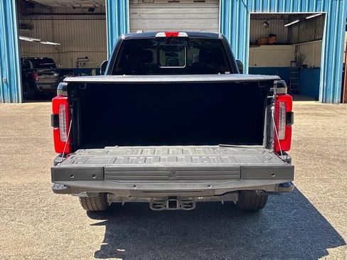 Used 2023 Ford F250 Platinum w/ FX4 Off-Road Package AWD/4WD image 7