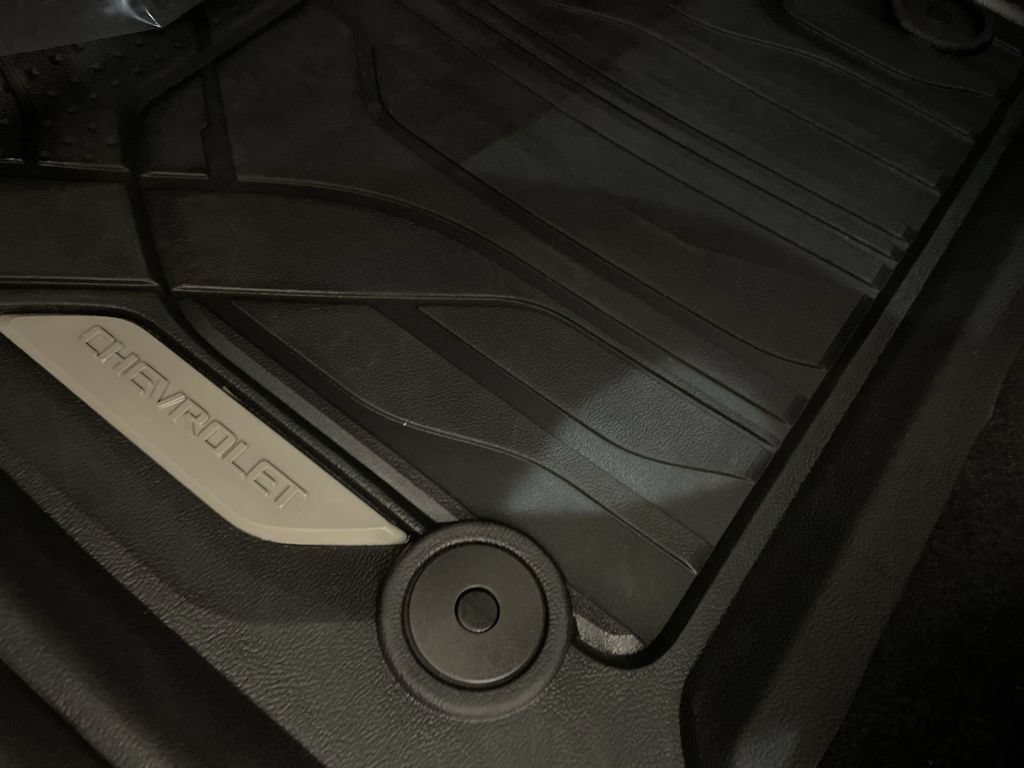 Used 2023 Chevrolet Traverse RS w/ LPO, Floor Liner Package FWD image 32