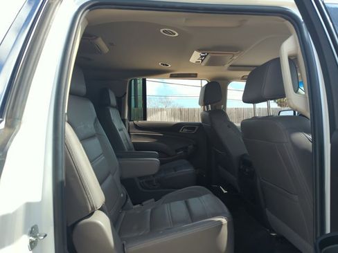 Used 2019 GMC Yukon XL Denali w/ Denali Ultimate Package image 16