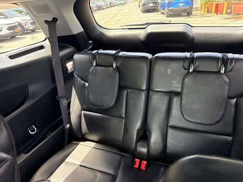 Used 2023 Ford Explorer Limited AWD/4WD image 13