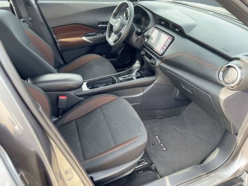 Used 2024 Nissan Kicks SR image 29