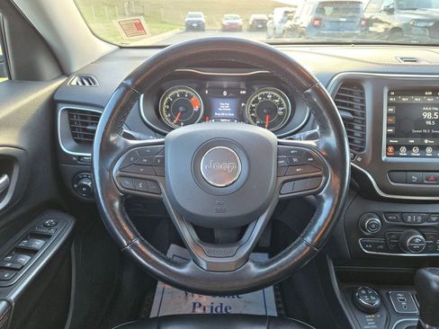 Used 2020 Jeep Cherokee Trailhawk w/ Cold Weather Group AWD/4WD image 19