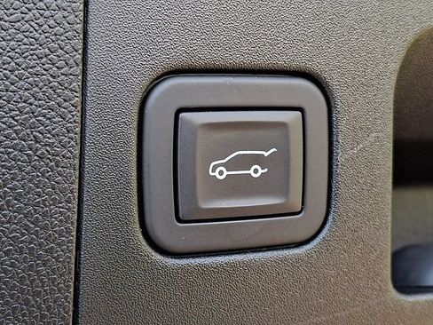 Certified 2025 Cadillac XT4 Premium Luxury FWD image 24