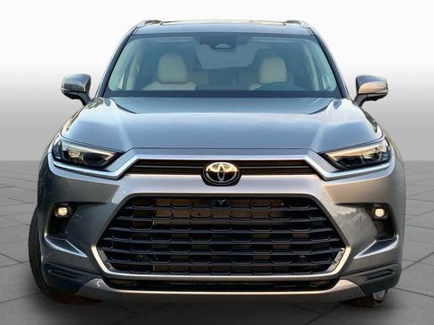 Used 2026 Toyota Grand Highlander FWD image 4