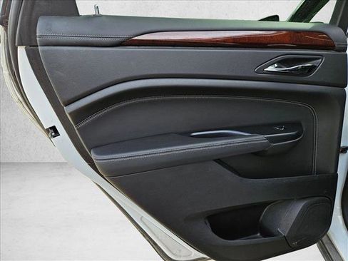 Used 2016 Cadillac SRX Luxury w/ Driver Awareness Package image 18