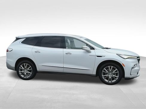 Used 2023 Buick Enclave Essence w/ Experience Buick Package AWD/4WD image 9