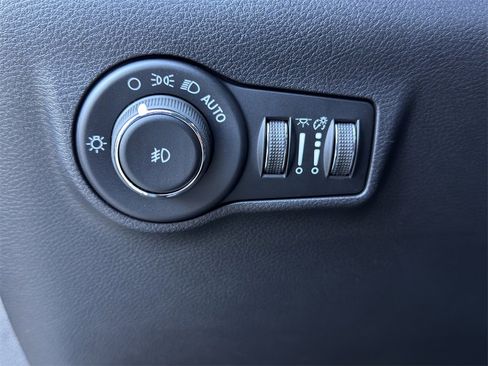 New 2026 Jeep Compass Latitude image 18