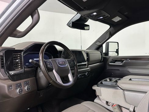 Used 2024 GMC Sierra 2500 SLE w/ SLE Value Package; AWD/4WD image 3