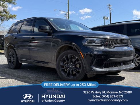 Used 2024 Dodge Durango SXT w/ SXT Blacktop Group image 1