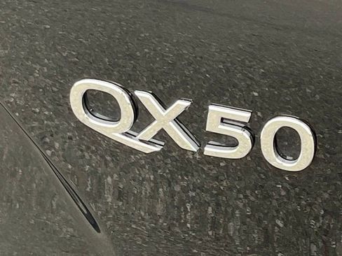 Certified 2025 INFINITI QX50 Luxe w/ Accent Package AWD/4WD image 34