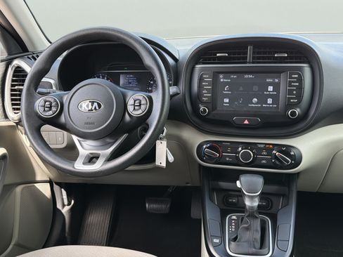 Used 2020 Kia Soul LX FWD image 10