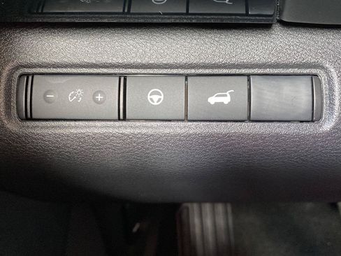 Certified 2025 Nissan Pathfinder SV AWD/4WD image 36
