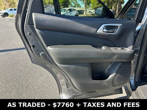 Used 2018 Nissan Pathfinder SL w/ Midnight Edition Package image 13