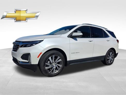 Used 2023 Chevrolet Equinox Premier image 2