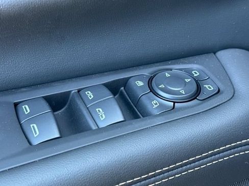 New 2026 GMC Yukon Elevation w/ Elevation Premium Package AWD/4WD image 12