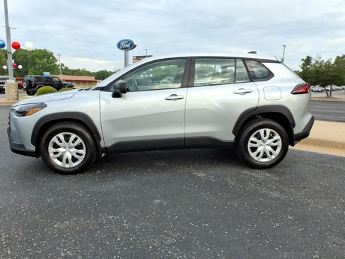 Used 2026 Toyota Corolla Cross L FWD image 3