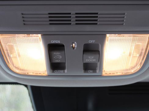 Used 2019 Honda CR-V EX image 12