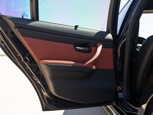 Used 2011 BMW M3 Sedan image 26