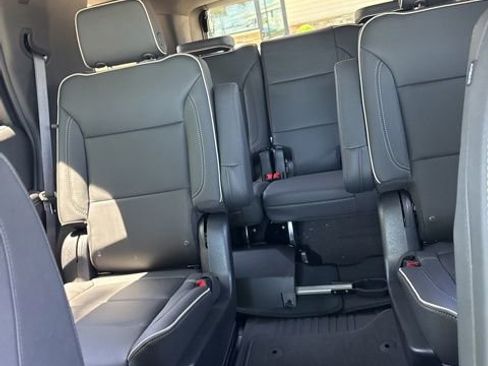 Used 2025 GMC Yukon Elevation AWD/4WD image 15