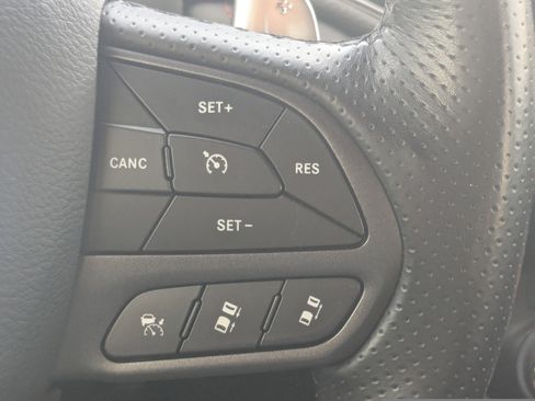 Used 2023 Dodge Durango R/T RWD image 32