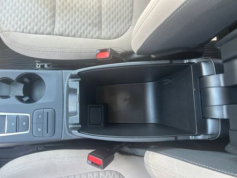 Used 2022 Ford Escape SE FWD image 28