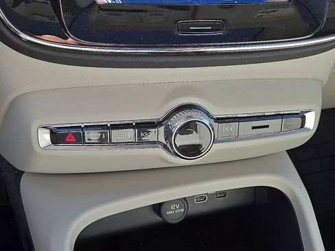 New 2026 Volvo XC40 B5 Plus w/ Protection Package Premier image 28