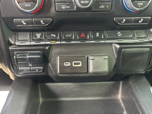 Used 2022 Chevrolet Silverado 2500 LT w/ Midnight Edition AWD/4WD image 26