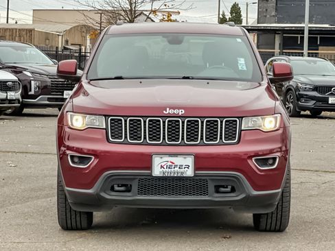 Used 2020 Jeep Grand Cherokee Laredo w/ 18" Wheel & 8.4" Radio Group image 9