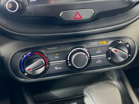 Used 2023 Kia Soul LX w/ LX Technology Package image 18