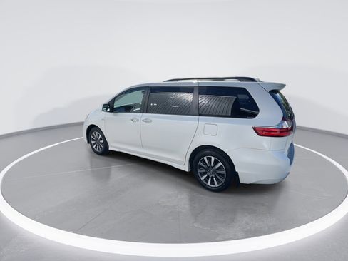 Used 2020 Toyota Sienna XLE w/ XLE Navigation Package AWD/4WD image 13