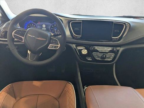 New 2026 Chrysler Pacifica Pinnacle FWD image 12