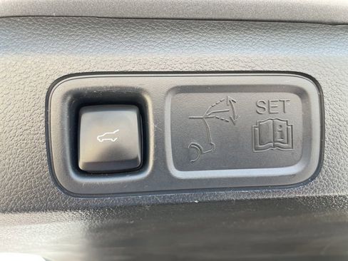 Used 2022 Ford Expedition Max XLT image 50