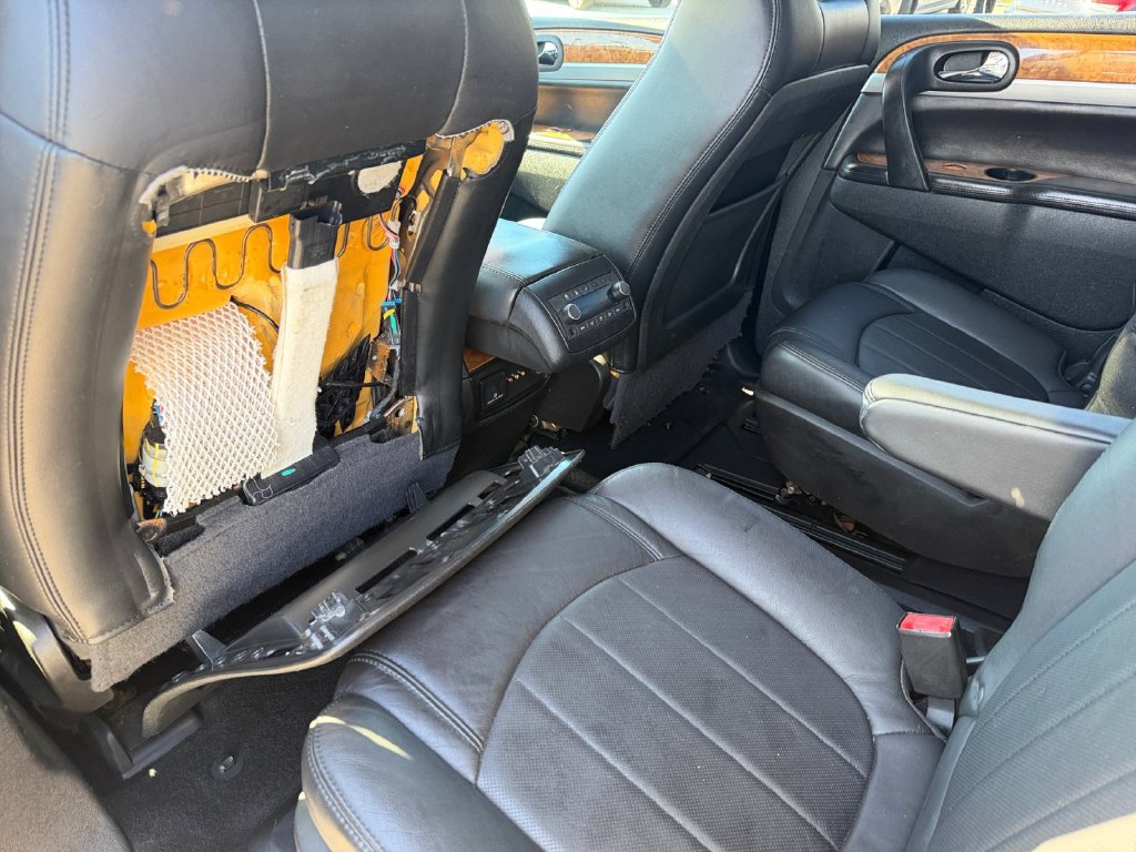 Used 2011 Buick Enclave CXL FWD image 16