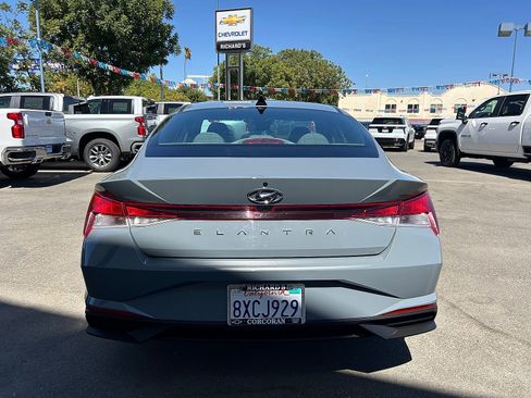 Used 2021 Hyundai Elantra SEL FWD image 4