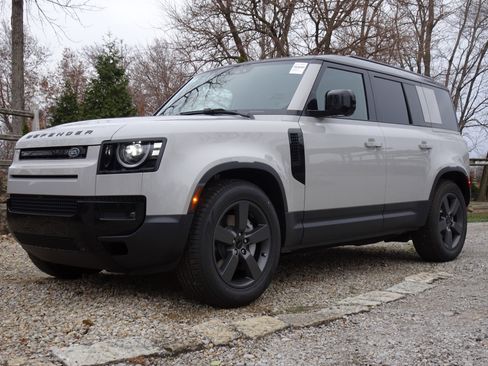 New 2026 Land Rover Defender 110 S image 8