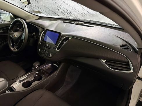 Used 2021 Chevrolet Malibu LT FWD image 12
