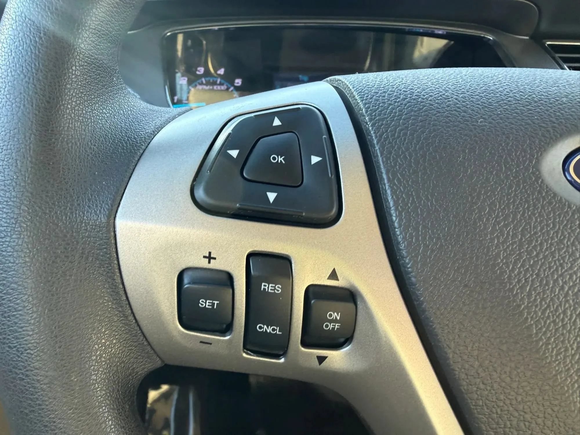 Used 2018 Ford Taurus SE FWD image 17